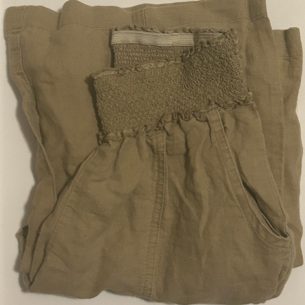 Boutique ( Werner’s Cullman AL) flair khaki pleated pant. Size Xs/S.